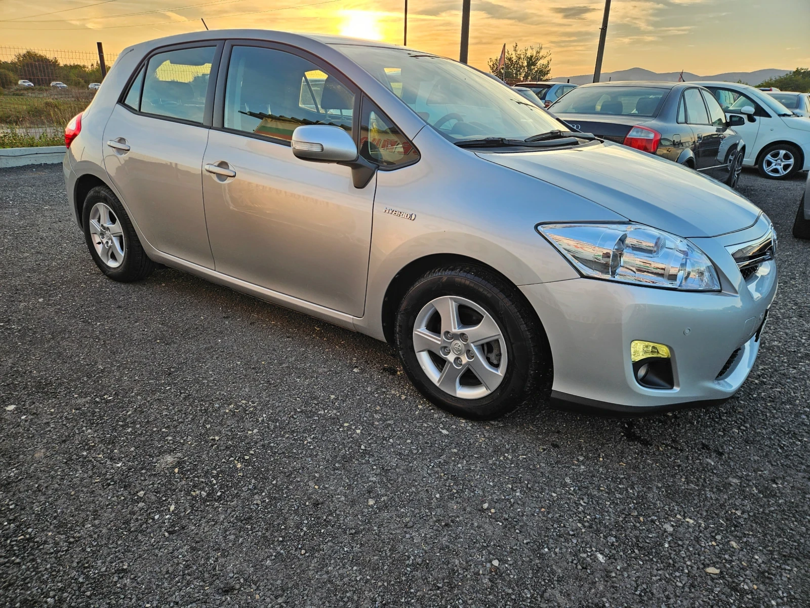 Toyota Auris 1.8 HYBRID SWISS  - изображение 6