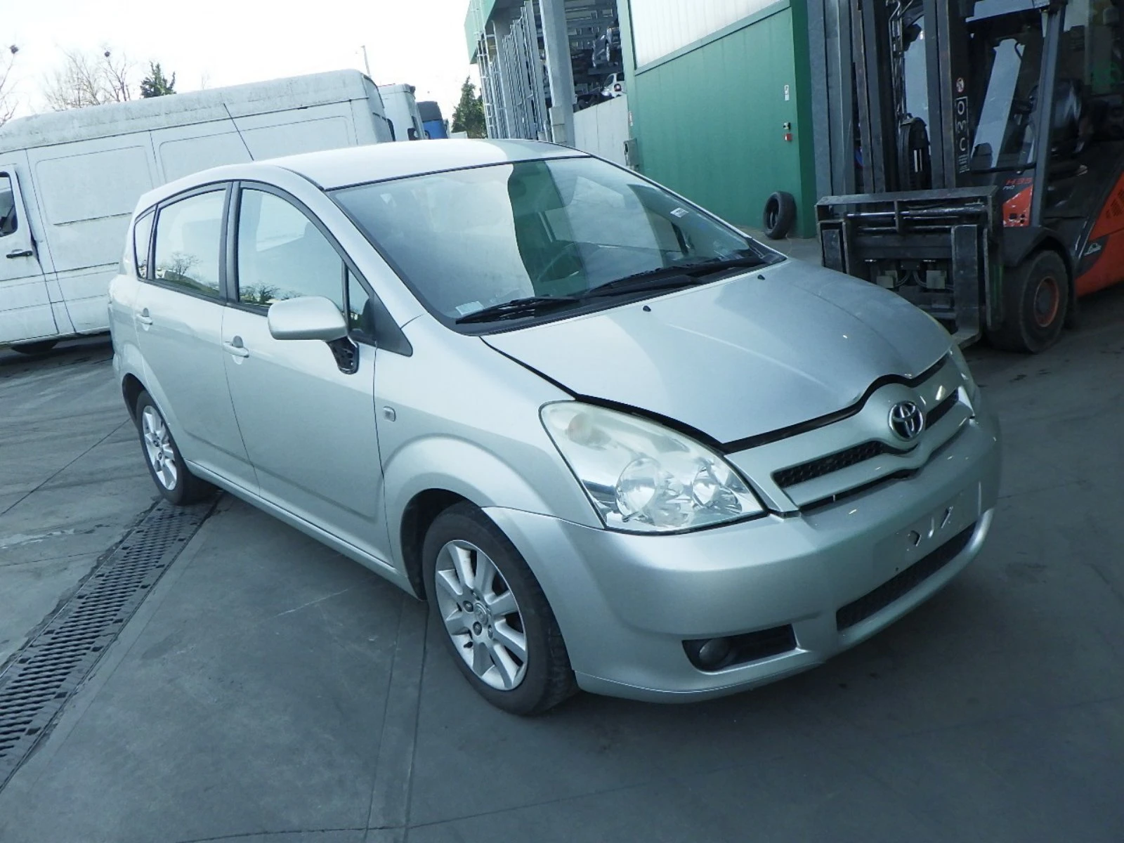 Toyota Corolla verso 2.2 4d4 | Mobile.bg — изображение 1