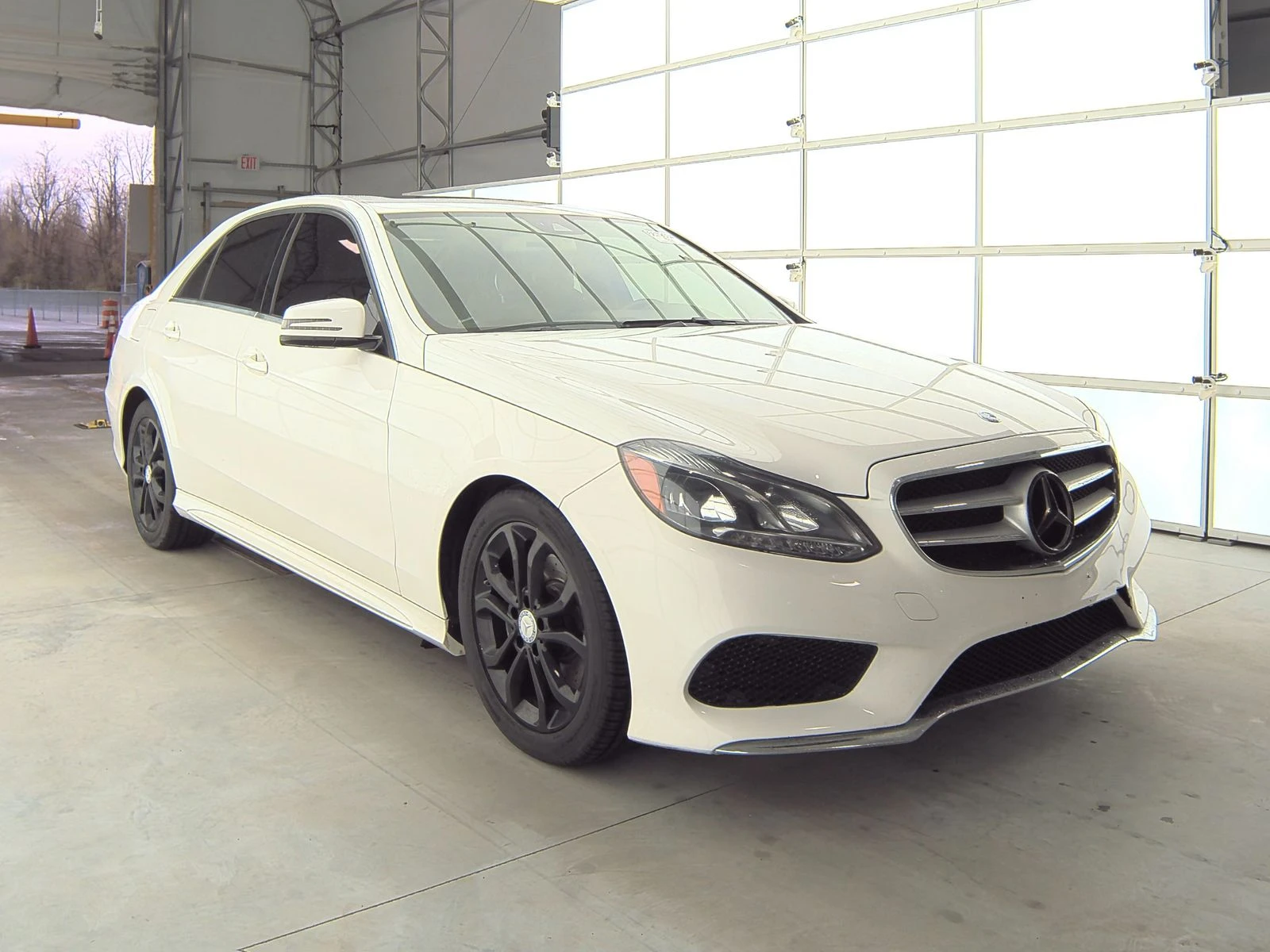 Mercedes-Benz E 350 4MATIC* AMG LINE* HARMAN* PODGREV*  - изображение 4