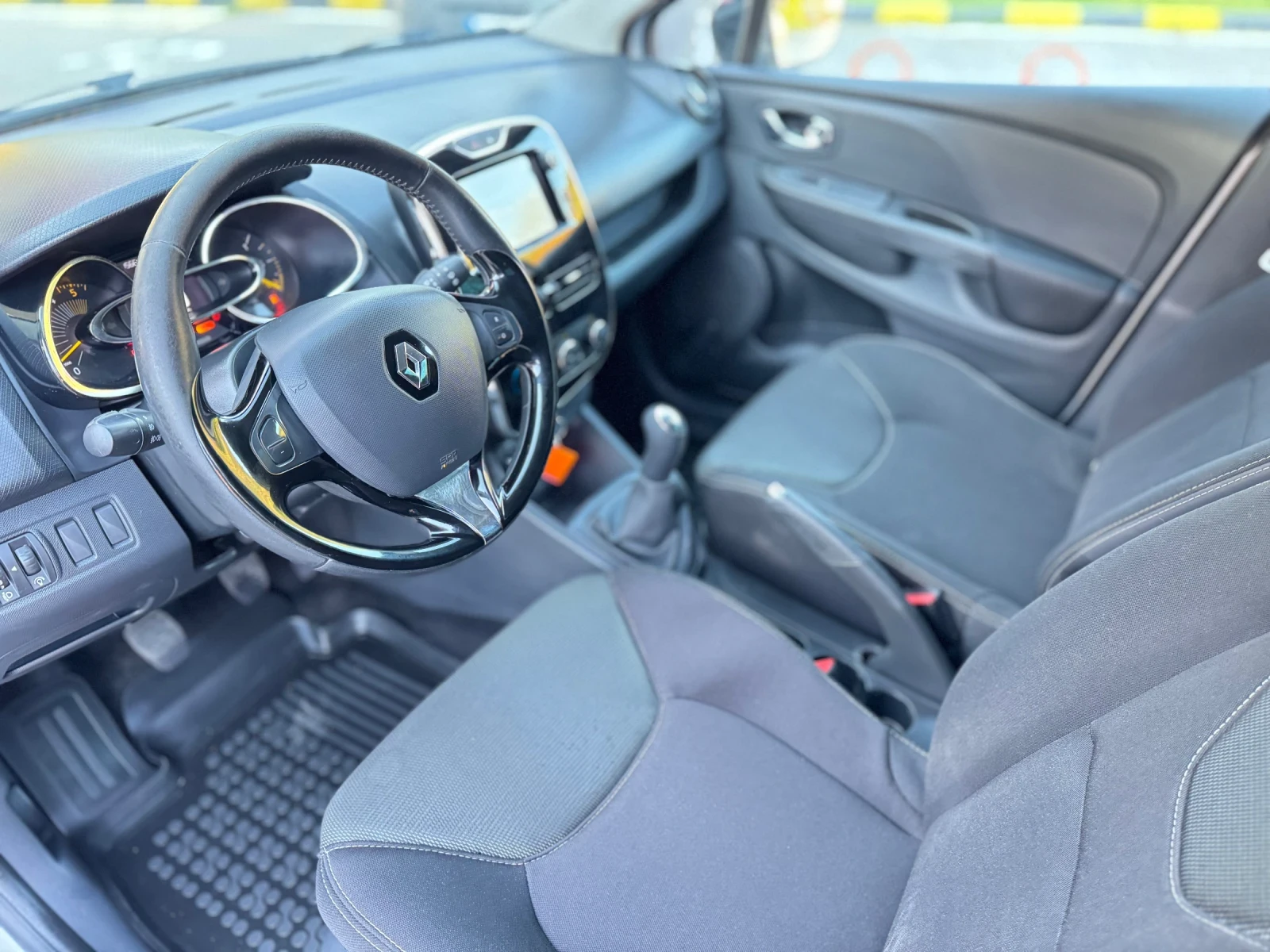 Renault Clio 1.5dci Навигация* Климатик - изображение 9