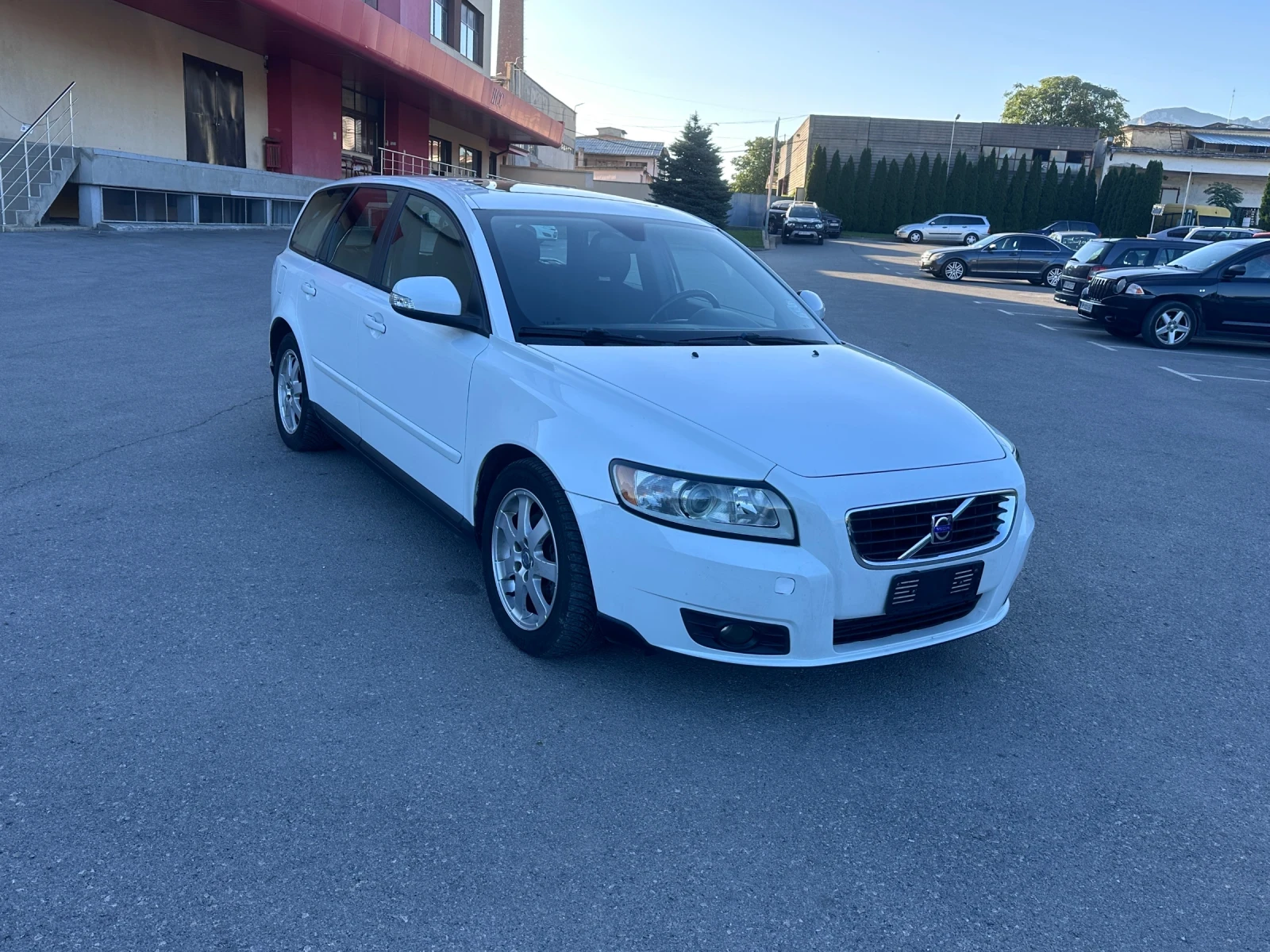 Volvo V50 FaceLift - 1.6TDI - КЛИМАТРОНИК - изображение 3