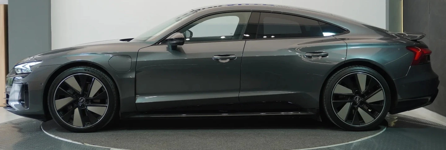 Audi E-Tron GT Quattro, снимка 4 - Автомобили и джипове - 54050183