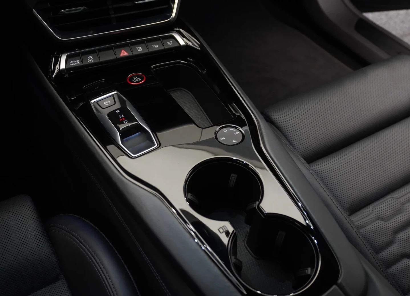 Audi E-Tron GT Quattro, снимка 7 - Автомобили и джипове - 54050183