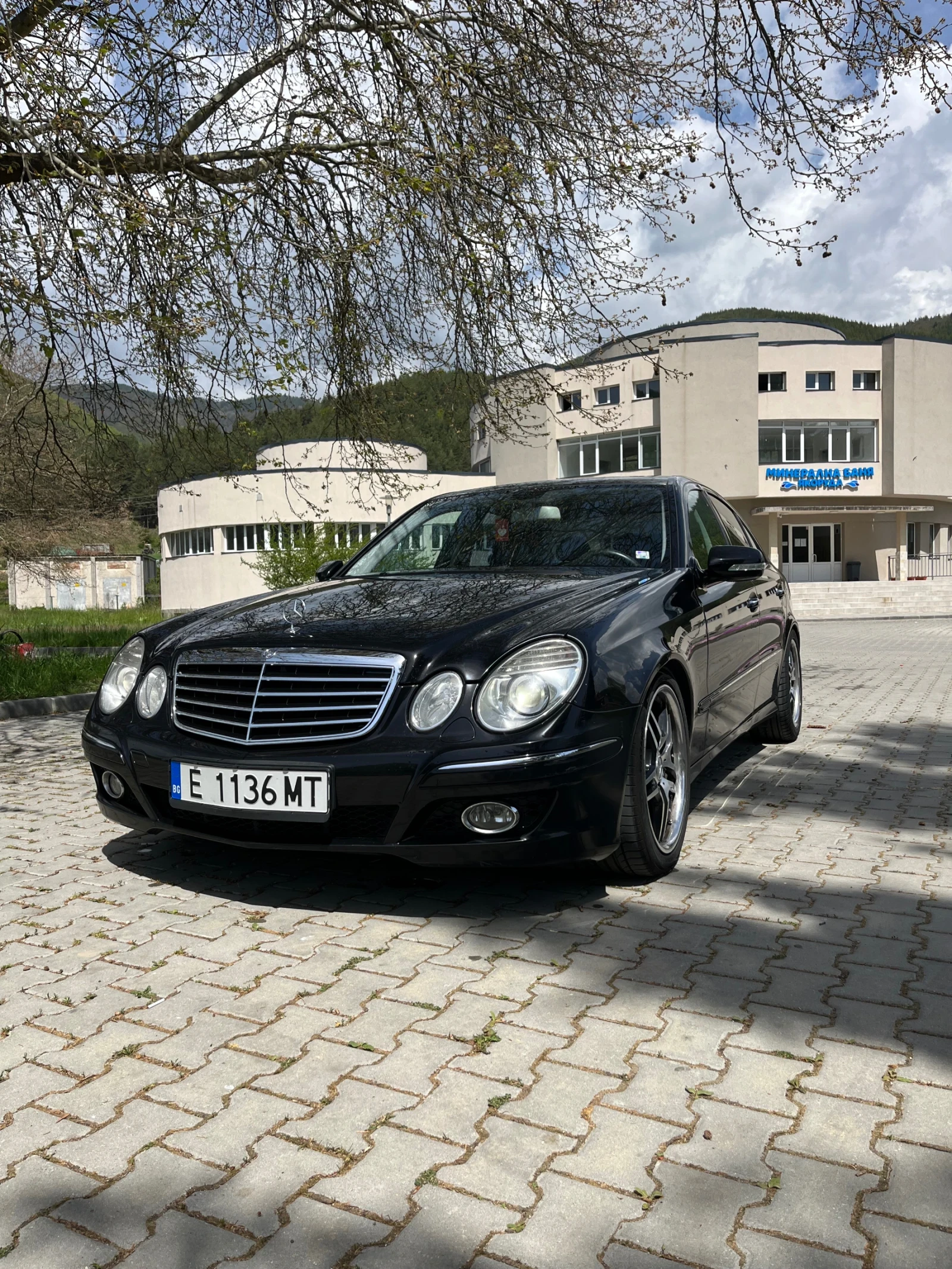 Mercedes-Benz E 320, снимка 2 - Автомобили и джипове - 54562971