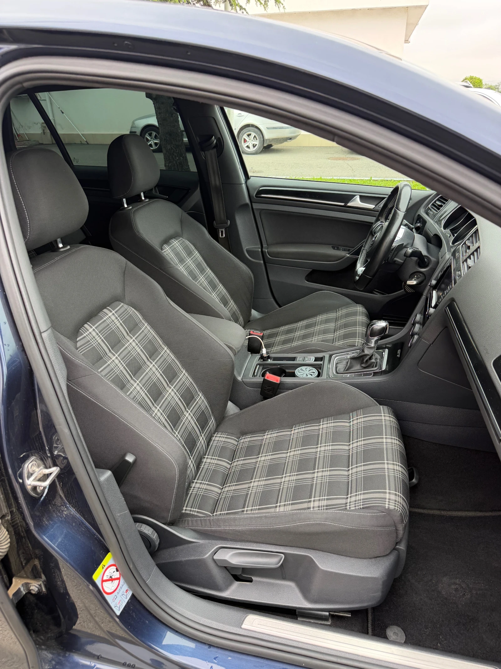 VW Golf, снимка 7 - Автомобили и джипове - 54792168
