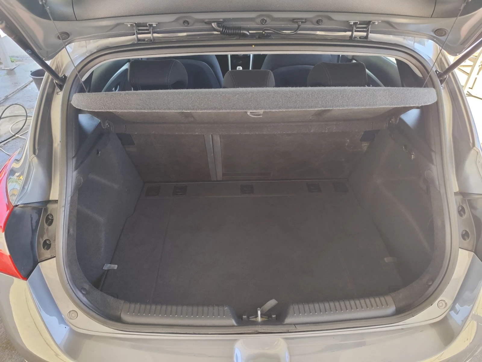 Hyundai I30 1.4 Швейцария; 6-степенна кутия, снимка 11 - Автомобили и джипове - 54962492