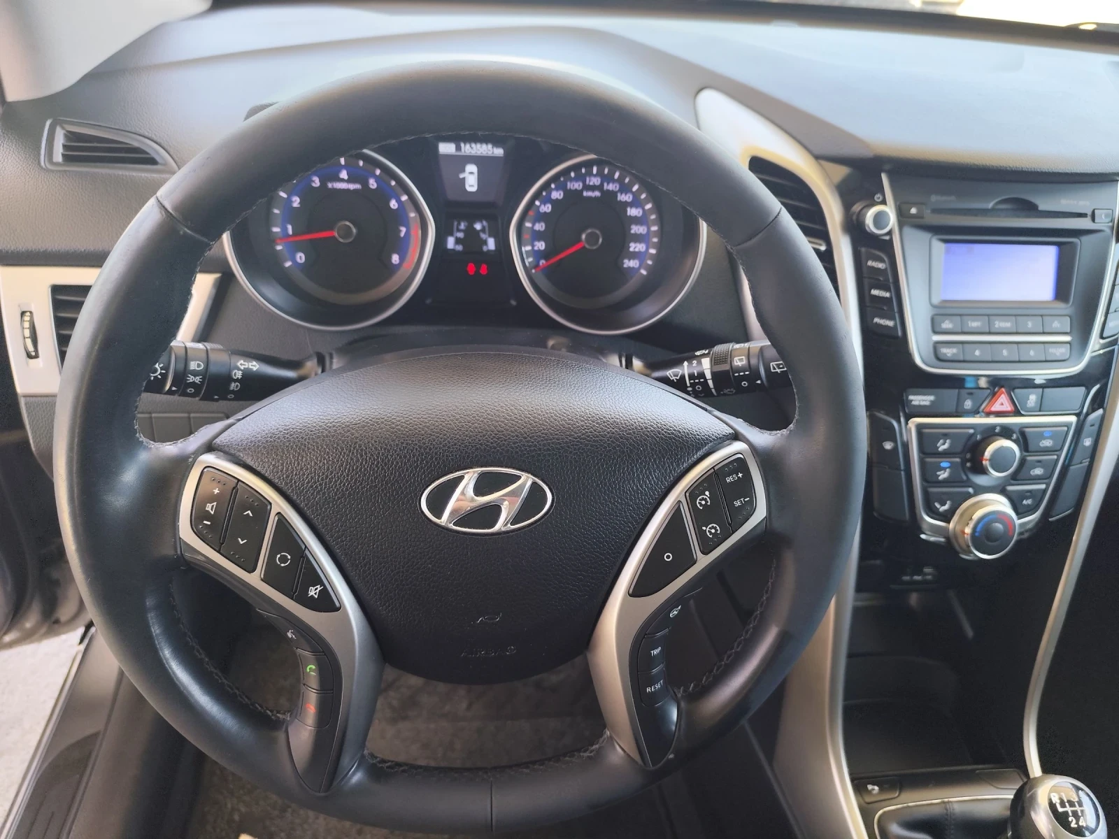 Hyundai I30 1.4 Швейцария; 6-степенна кутия, снимка 7 - Автомобили и джипове - 54962492