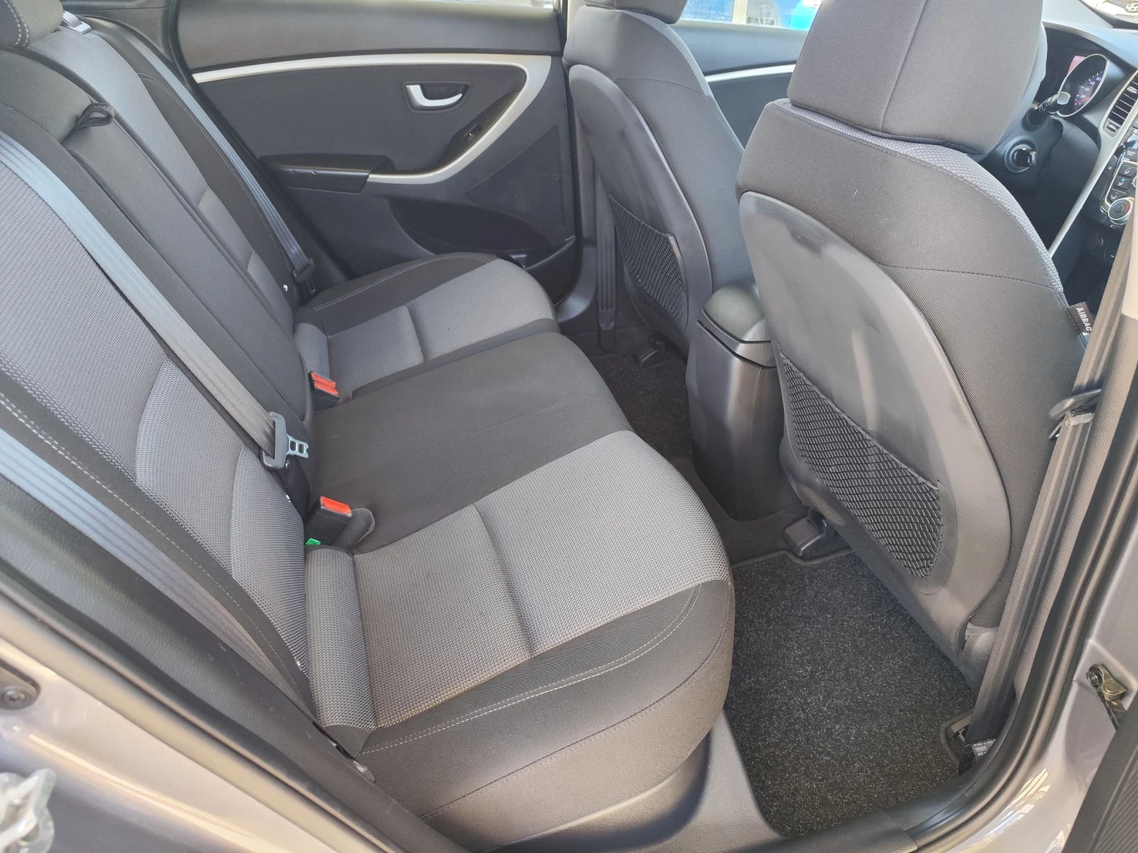 Hyundai I30 1.4 Швейцария; 6-степенна кутия, снимка 14 - Автомобили и джипове - 54962492