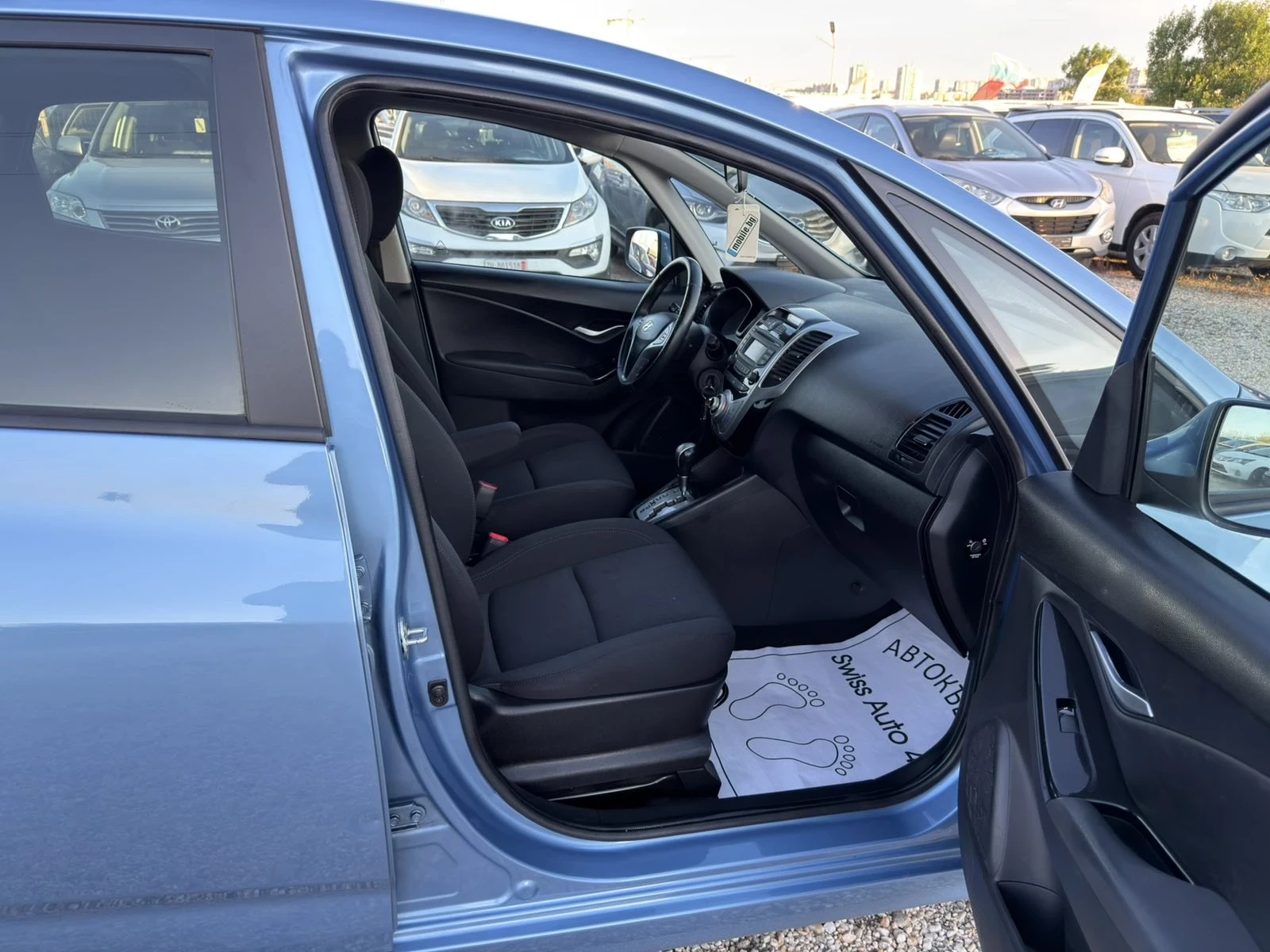 Hyundai Ix20 1.6i Automat Swiss, снимка 13 - Автомобили и джипове - 54974139