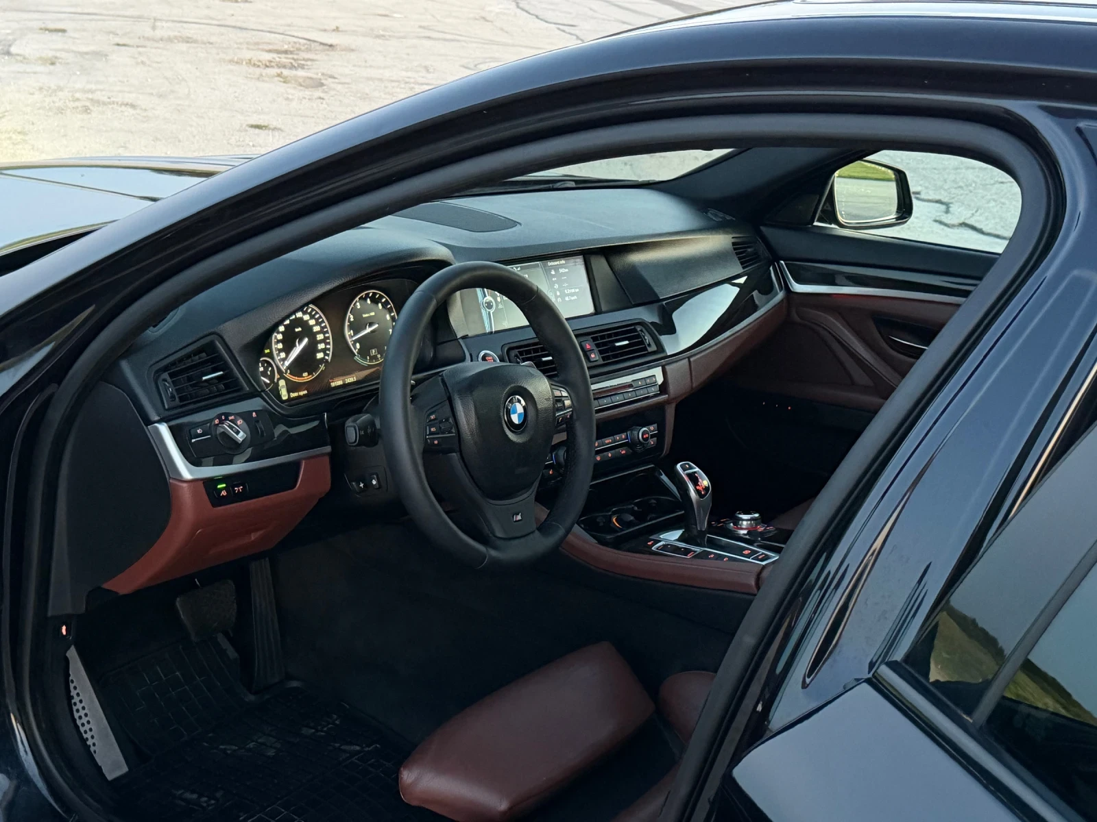 BMW 535 xDrive | Първи собственик в България , снимка 7 - Автомобили и джипове - 55059752