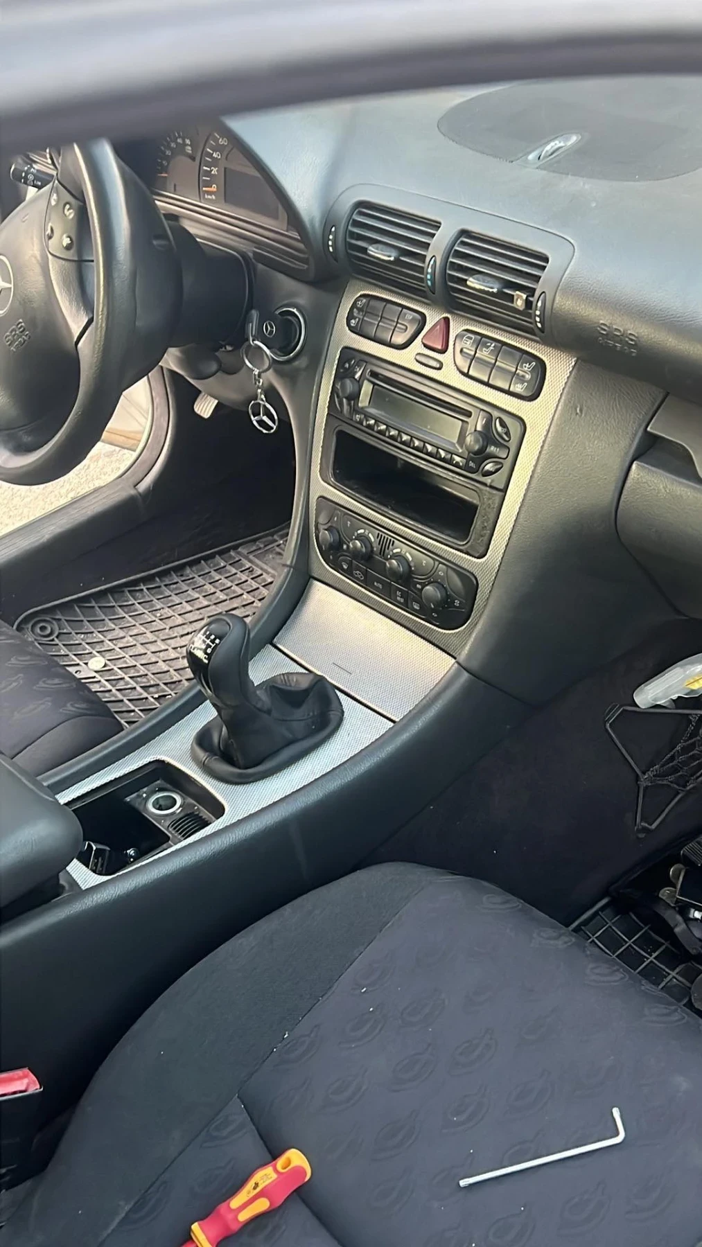 Mercedes-Benz C 200, снимка 4 - Автомобили и джипове - 55076335