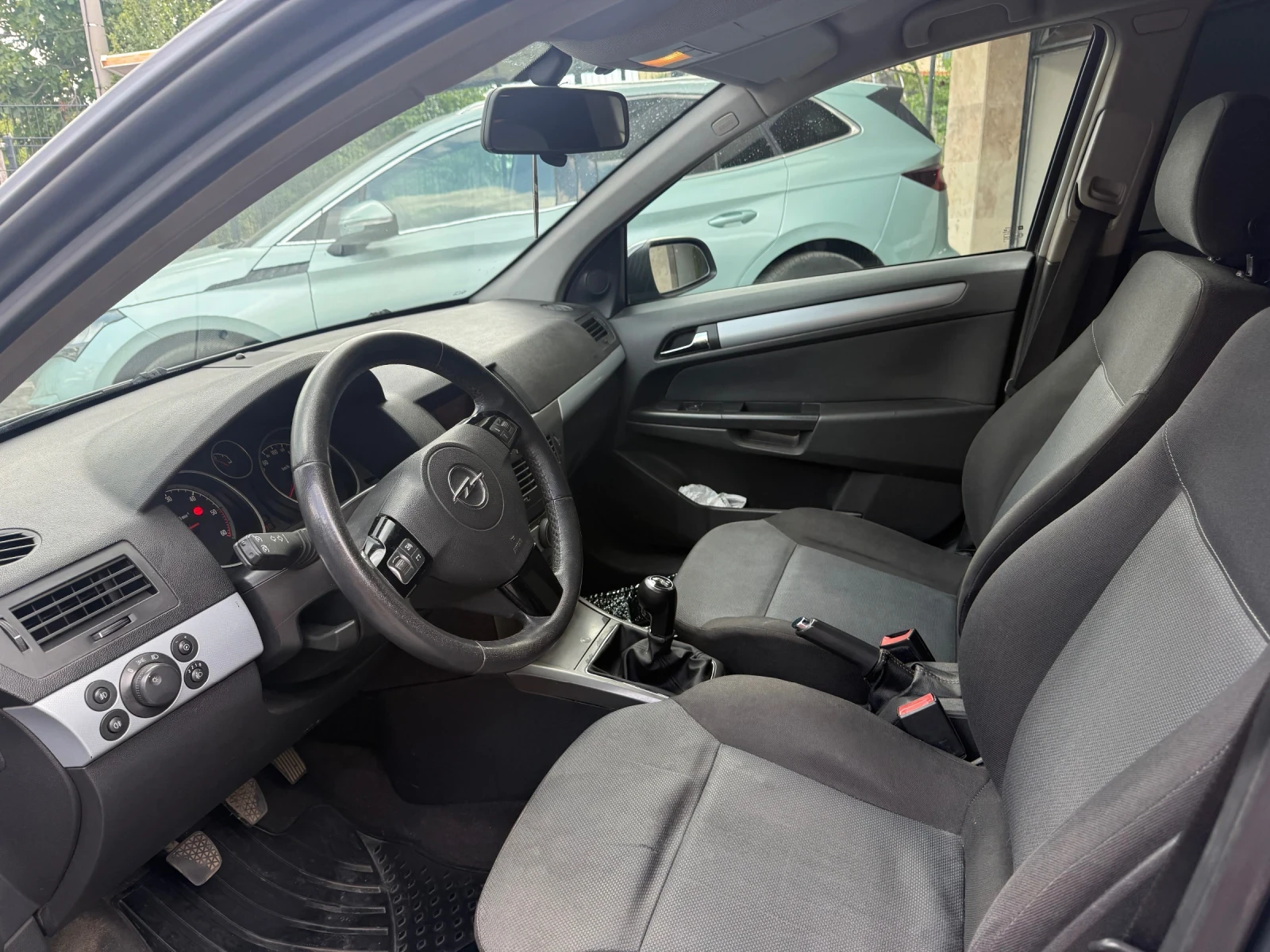 Opel Astra Комби, снимка 7 - Автомобили и джипове - 55148103