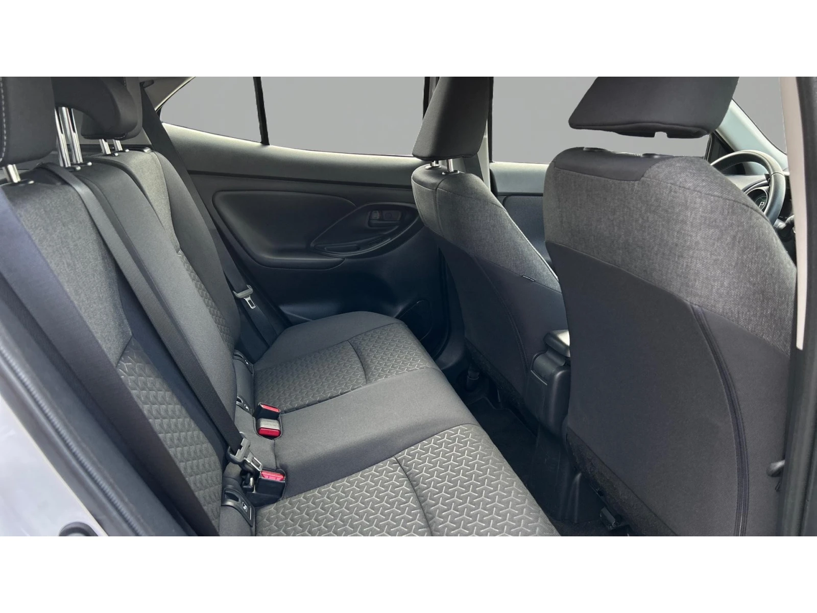 Toyota Yaris Cross Месечна вноска от 285  , снимка 7 - Автомобили и джипове - 55176440