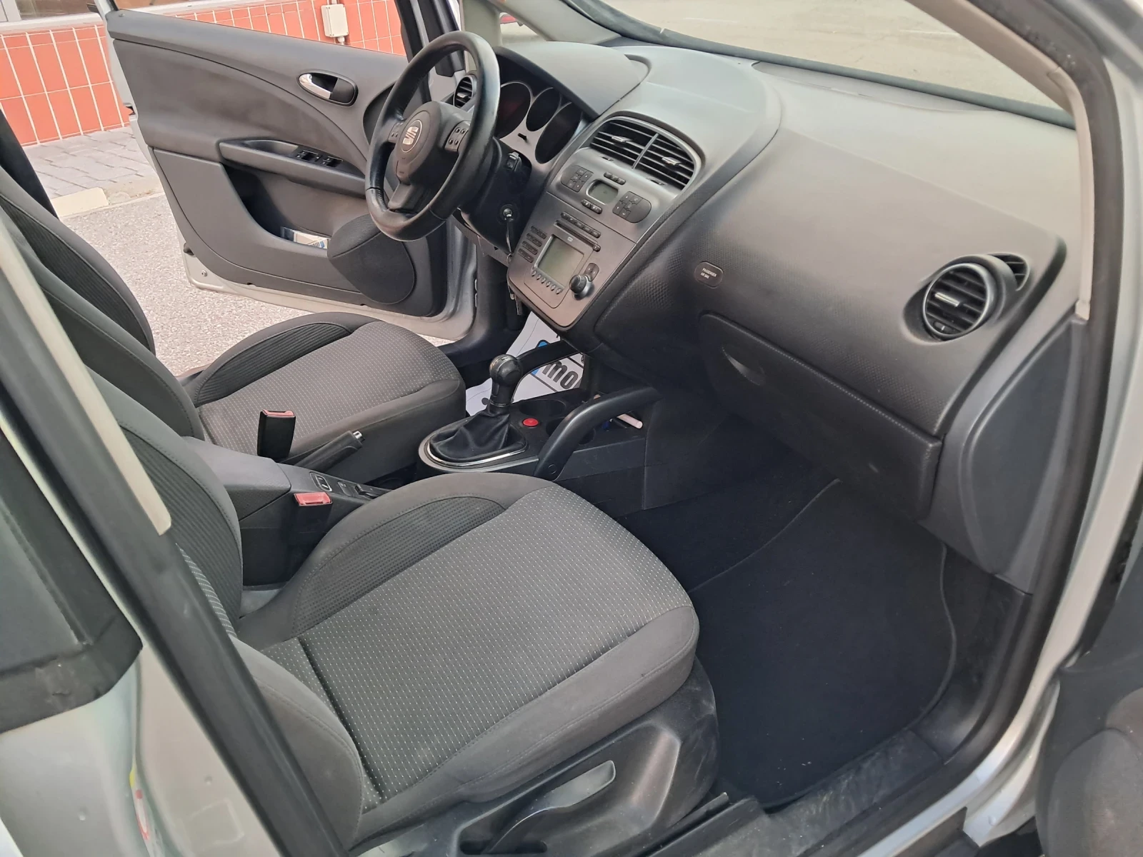 Seat Altea 1.9 XL 105 ks, снимка 6 - Автомобили и джипове - 56333748