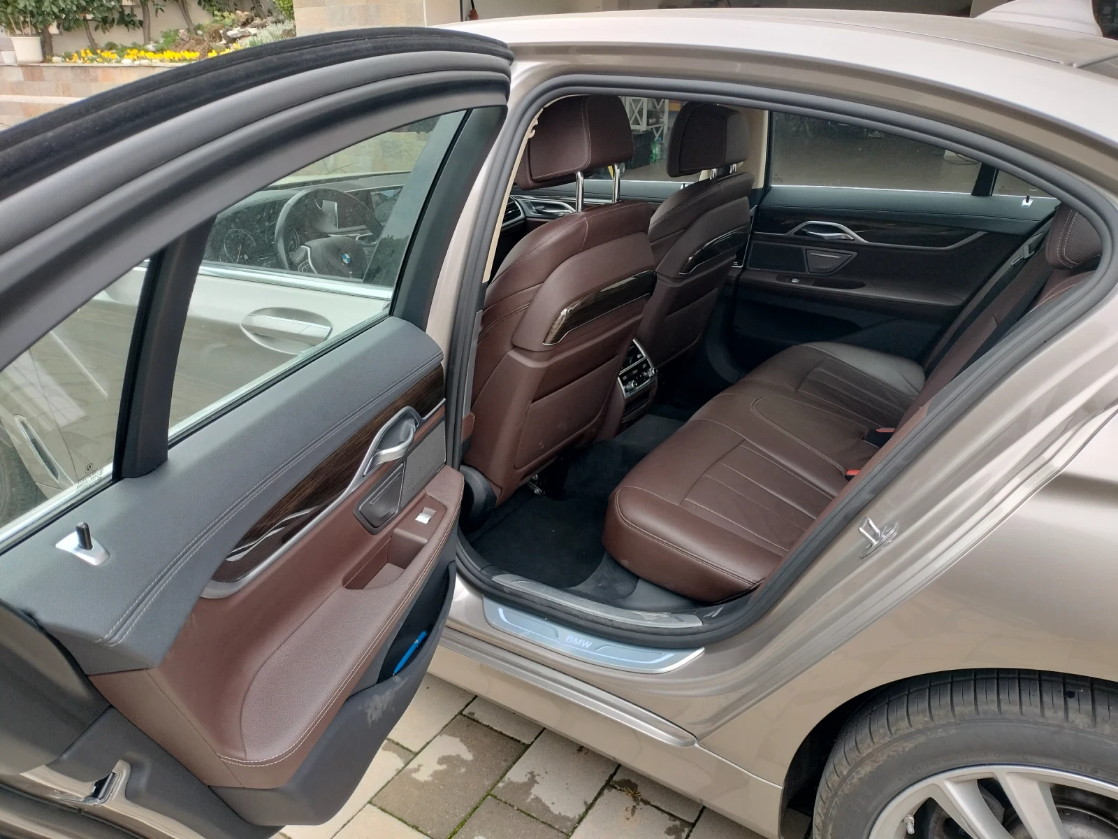 BMW 730 3.0 Хdrive, снимка 17 - Автомобили и джипове - 56522656