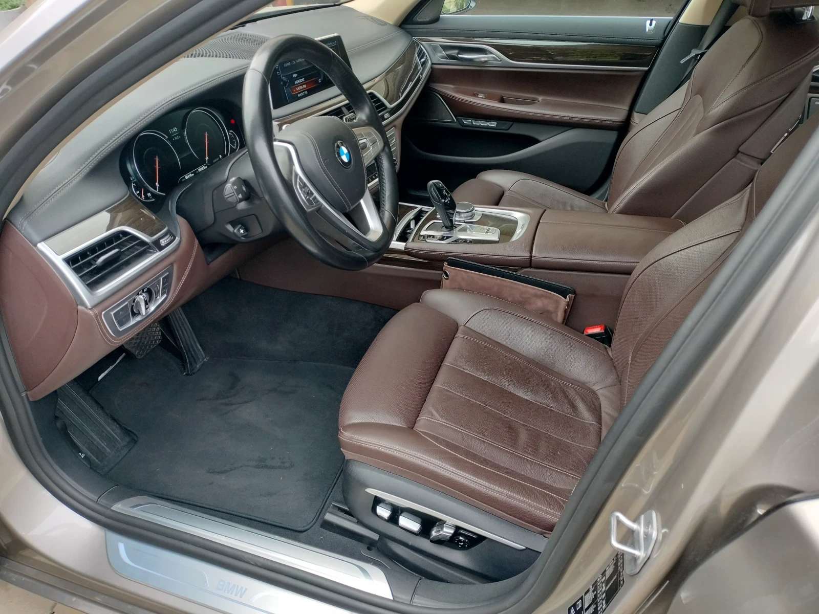 BMW 730 3.0 Хdrive, снимка 13 - Автомобили и джипове - 56522656