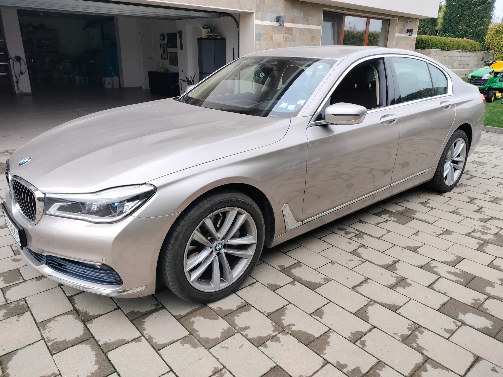 BMW 730 3.0 Хdrive, снимка 10 - Автомобили и джипове - 56522656