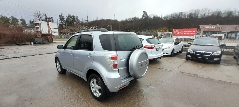 Daihatsu Terios 1.5i avtomat 4x4, снимка 4 - Автомобили и джипове - 49541824