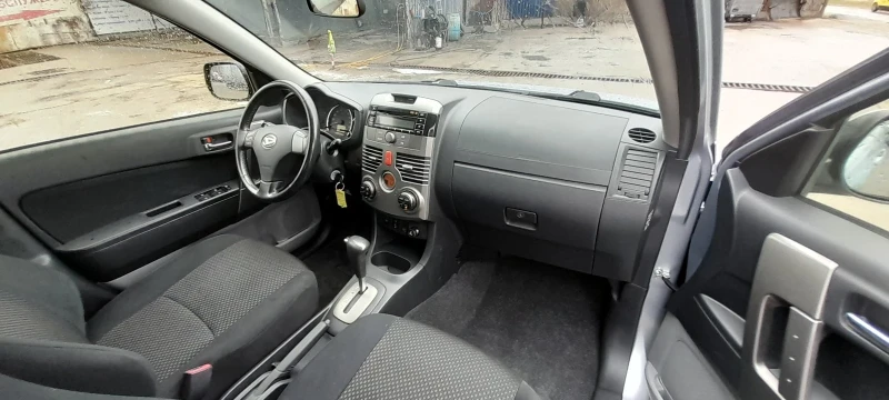 Daihatsu Terios 1.5i avtomat 4x4, снимка 7 - Автомобили и джипове - 49541824