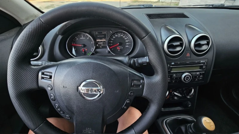 Nissan Qashqai 1.5 DCI ТОП ЛИЗИНГ ОФЕРТА, снимка 4 - Автомобили и джипове - 52260038