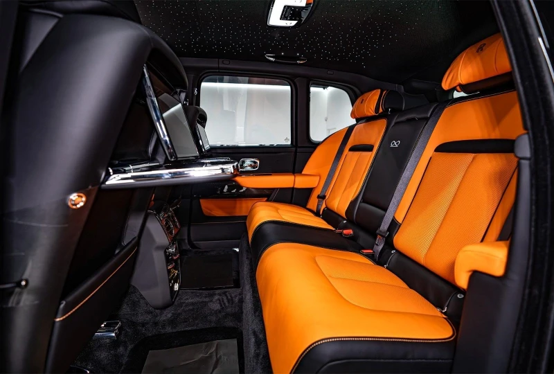 Rolls-Royce Cullinan BLACK BADGE/FACELIFT/SHOOTING STAR/BESPOKE/, снимка 15 - Автомобили и джипове - 52826512