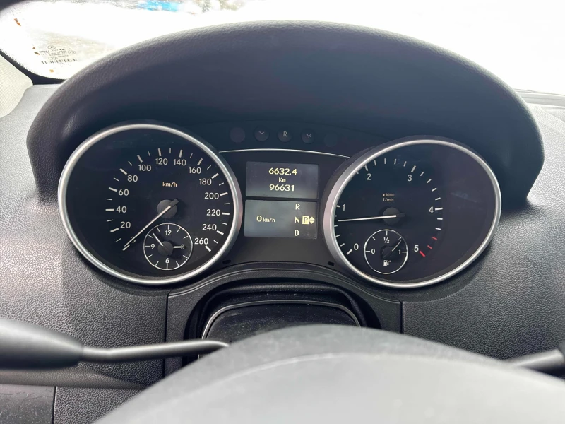 Mercedes-Benz ML 350 BlueTec * * Камера * * Подгреви * * Черен салон * , снимка 8 - Автомобили и джипове - 53344823