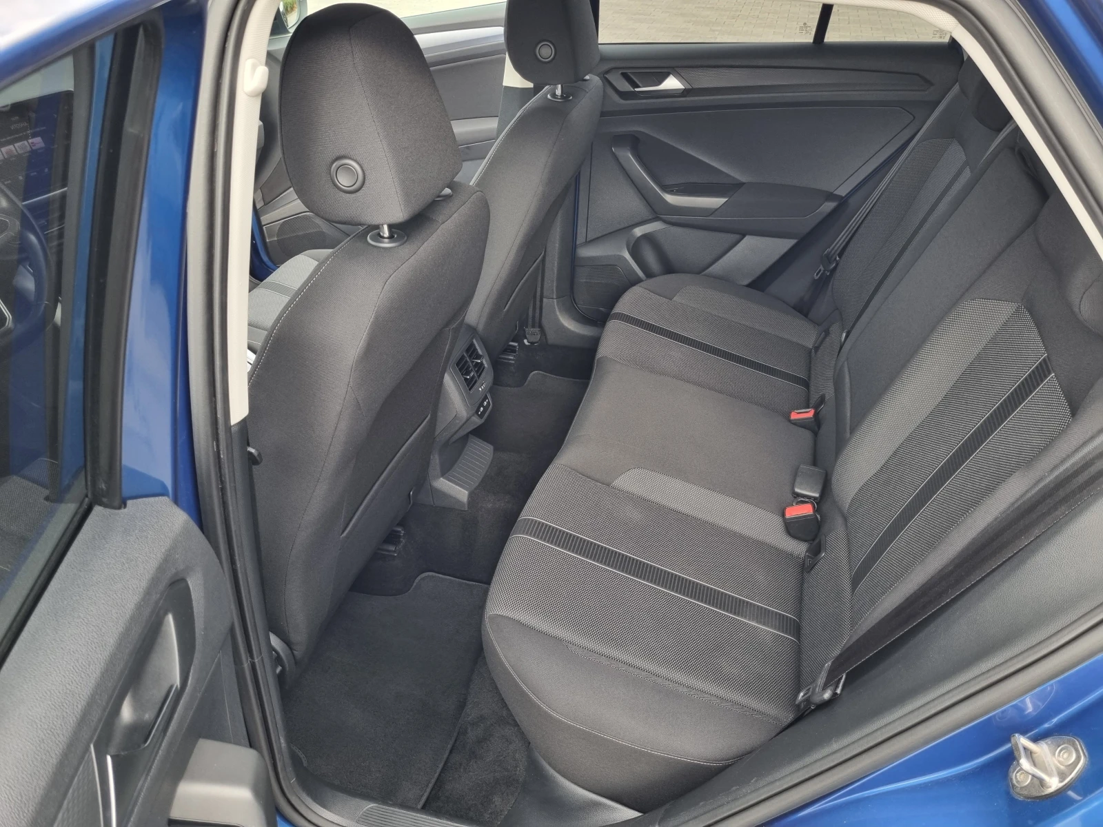 VW T-Roc 1.5TSi-DSG 2023г.-84, 000км - изображение 9