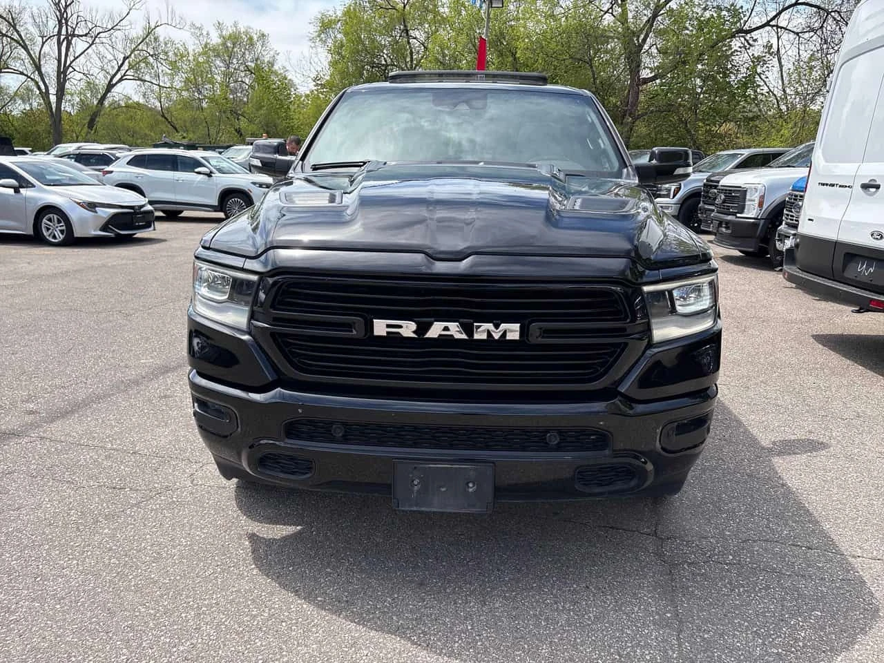 Dodge RAM 1500 | Laramie | ПАНОРАМА | ДВА КЛЮЧА | CARFAX | , снимка 6 - Автомобили и джипове - 54598865