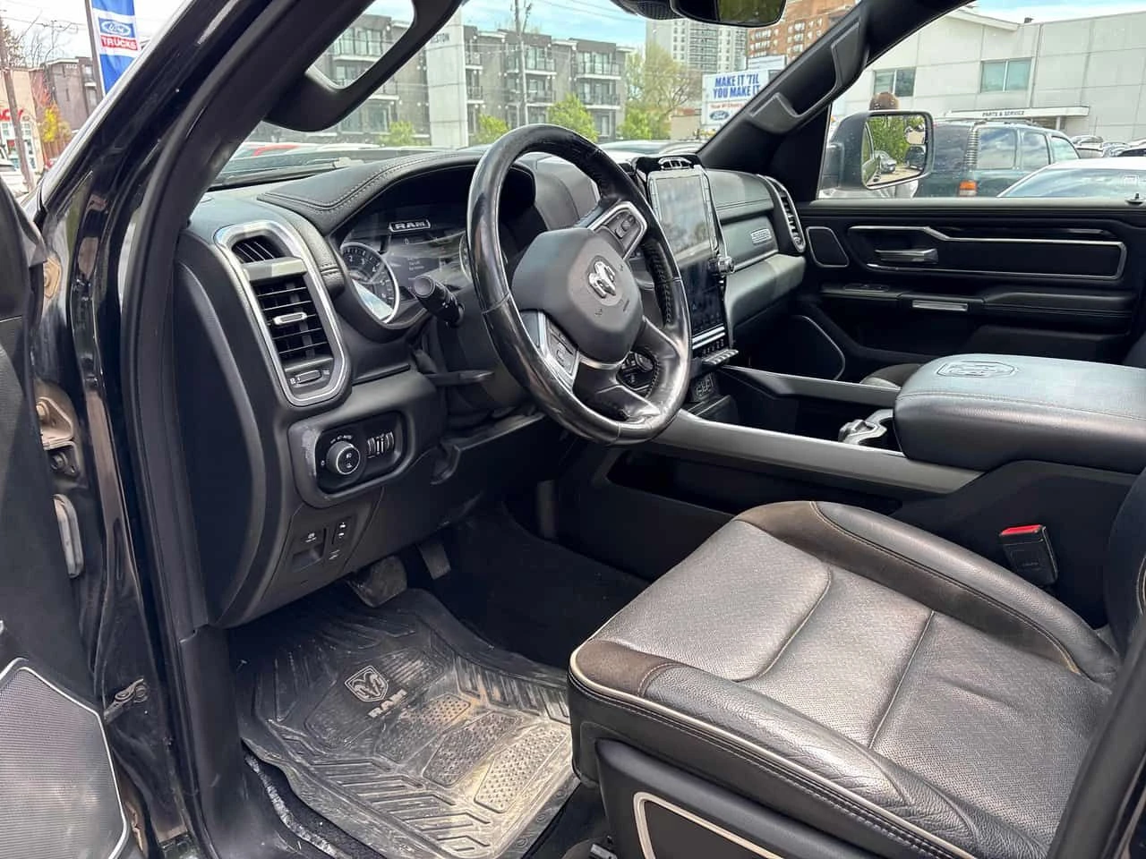 Dodge RAM 1500 | Laramie | ПАНОРАМА | ДВА КЛЮЧА | CARFAX | , снимка 5 - Автомобили и джипове - 54598865