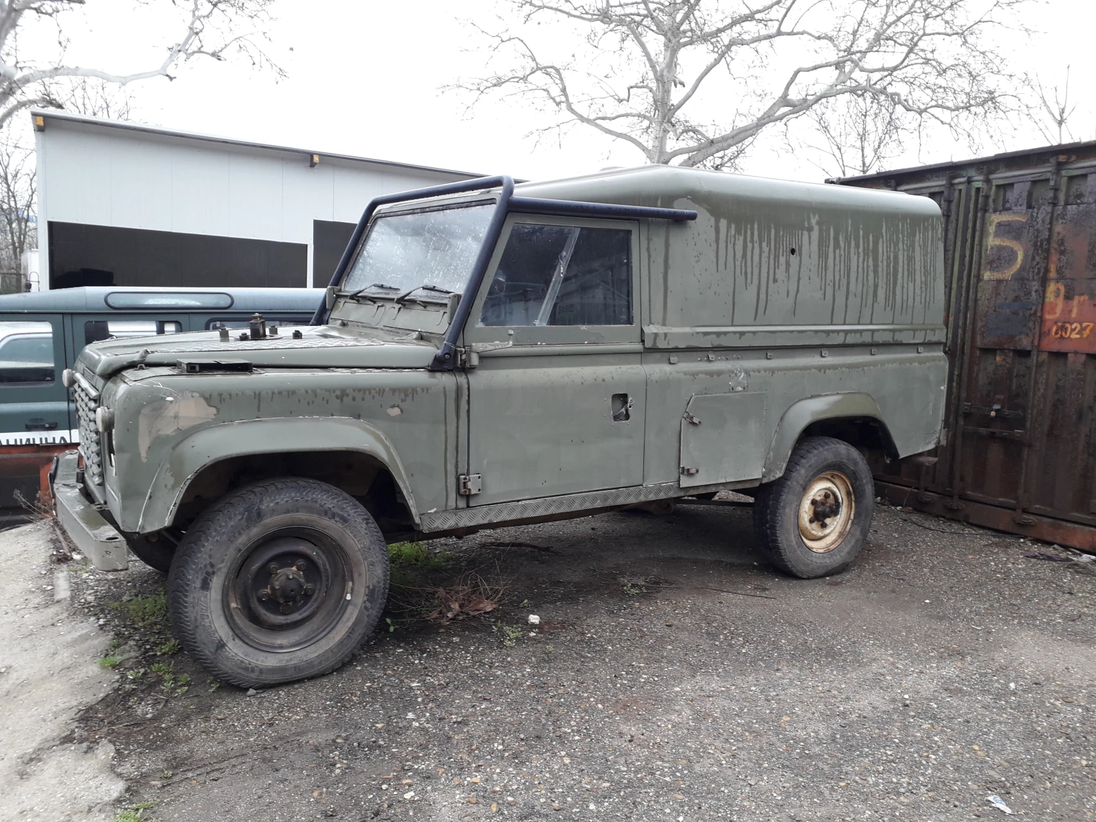 Land Rover Defender militari, снимка 4 - Автомобили и джипове - 54780689