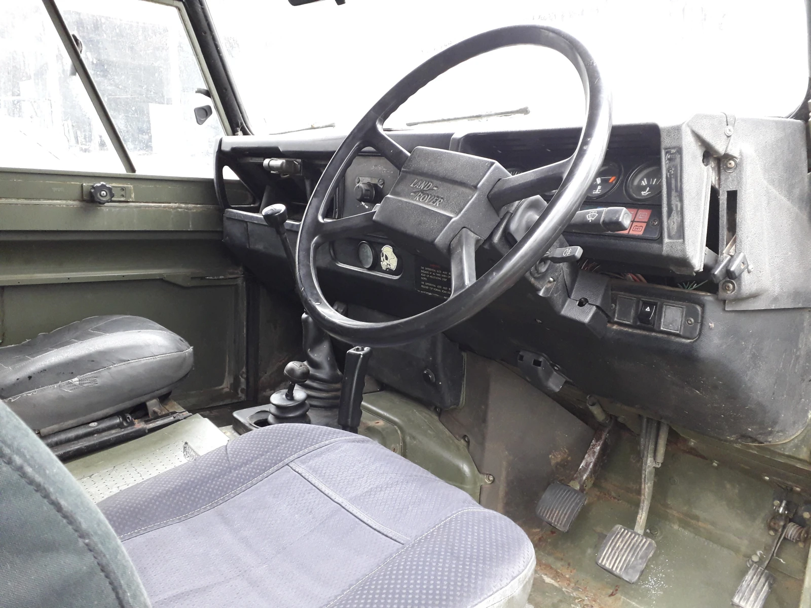 Land Rover Defender militari, снимка 11 - Автомобили и джипове - 54780689
