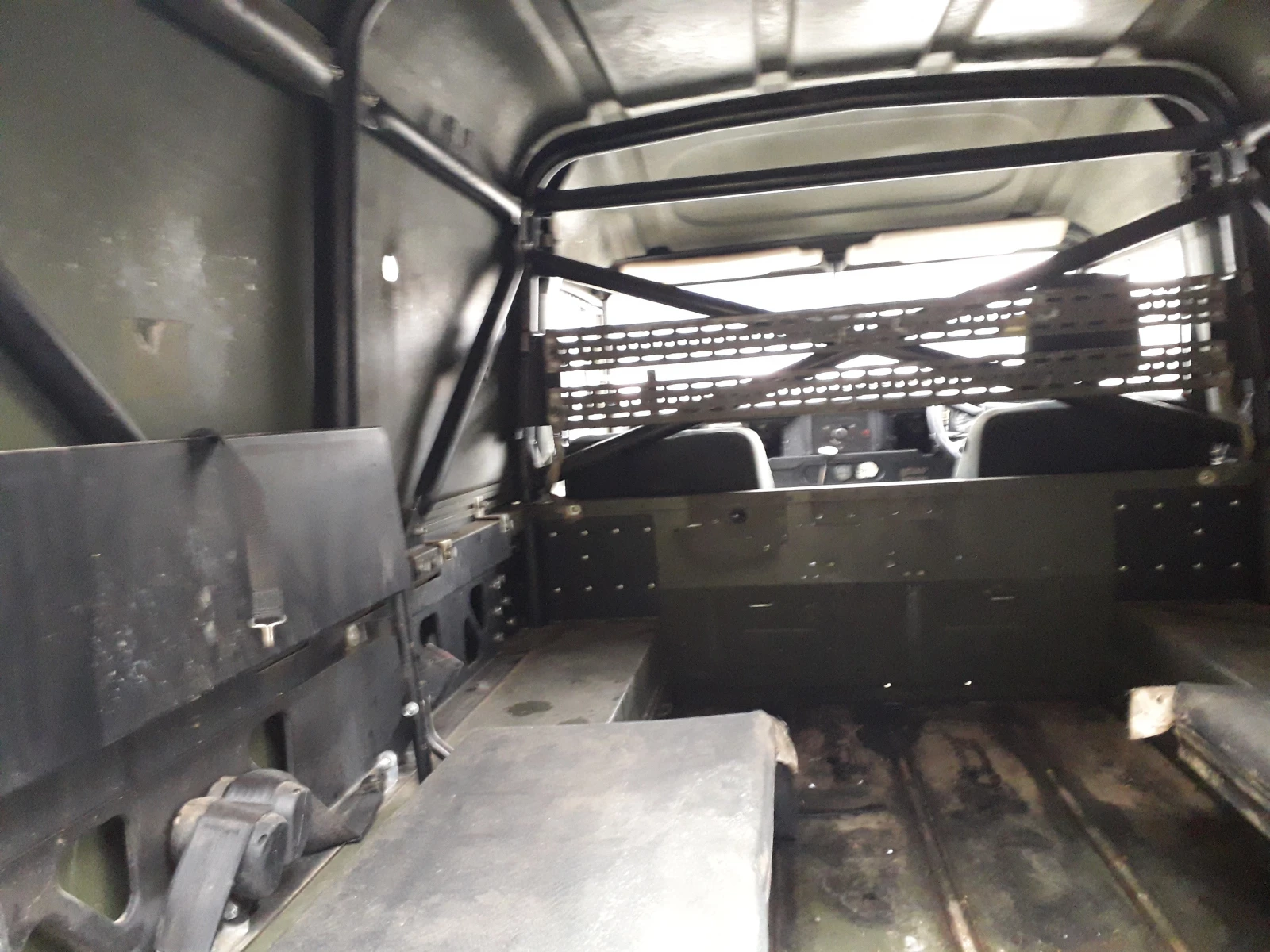 Land Rover Defender militari, снимка 7 - Автомобили и джипове - 54780689