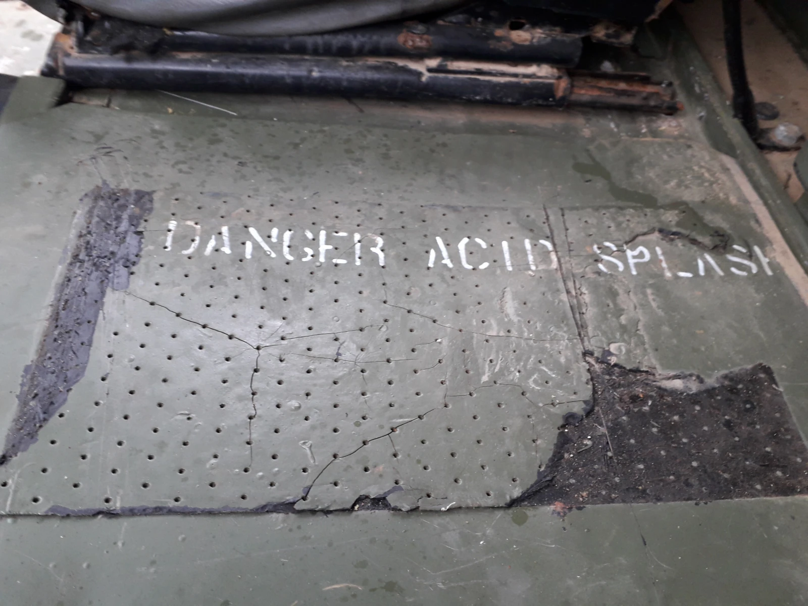 Land Rover Defender militari, снимка 10 - Автомобили и джипове - 54780689
