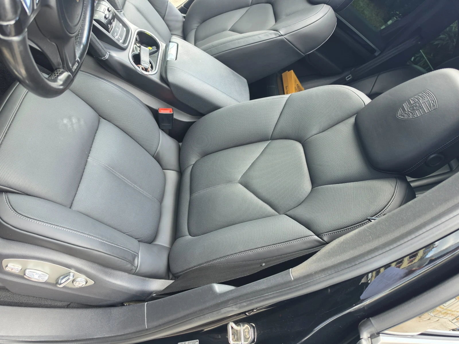 Porsche Cayenne Platinum Edition, снимка 15 - Автомобили и джипове - 54974528