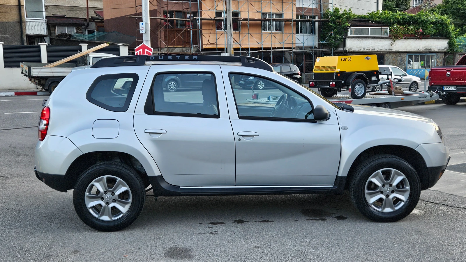 Dacia Duster 1.5 DCI 4X4/ KLIMA/NAVIG/FACELIFT/EURO-6d, снимка 6 - Автомобили и джипове - 55042383