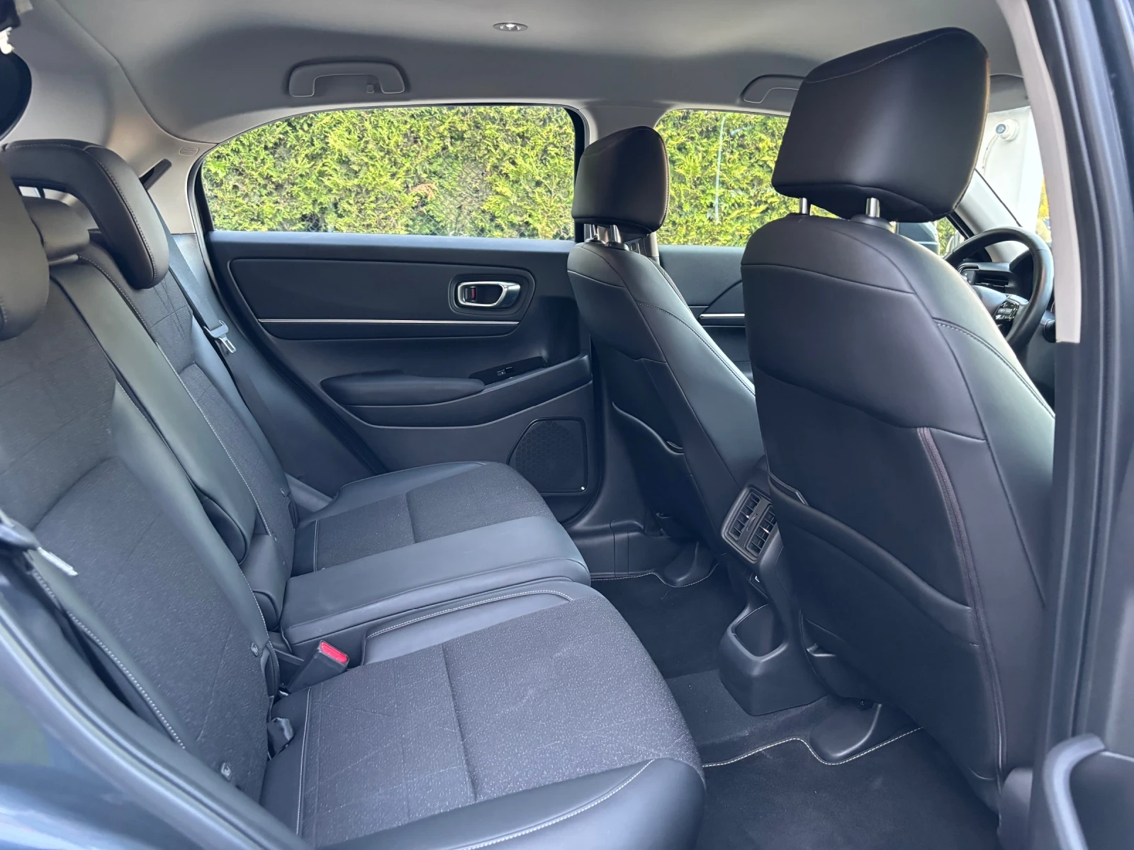 Honda Hr-v 1.5i hybrid 131 kc.advance, снимка 16 - Автомобили и джипове - 55957866