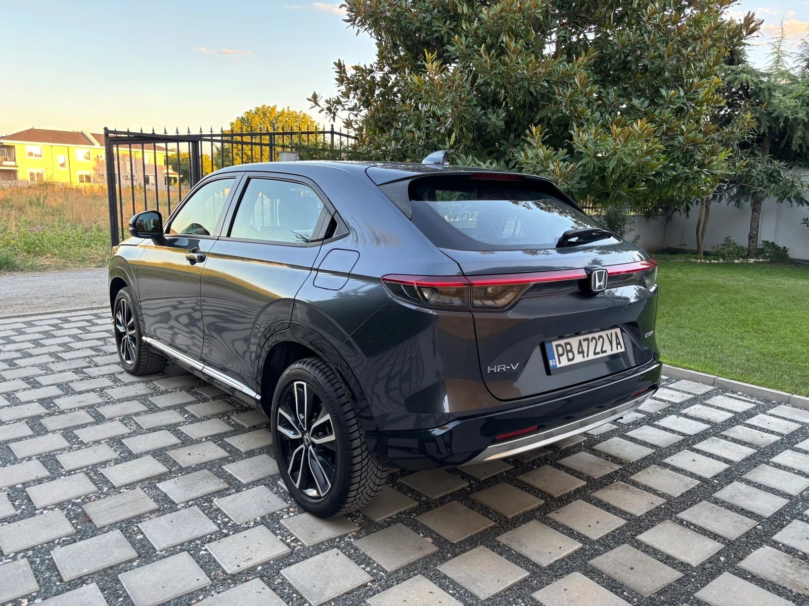 Honda Hr-v 1.5i hybrid 131 kc.advance, снимка 5 - Автомобили и джипове - 55957866