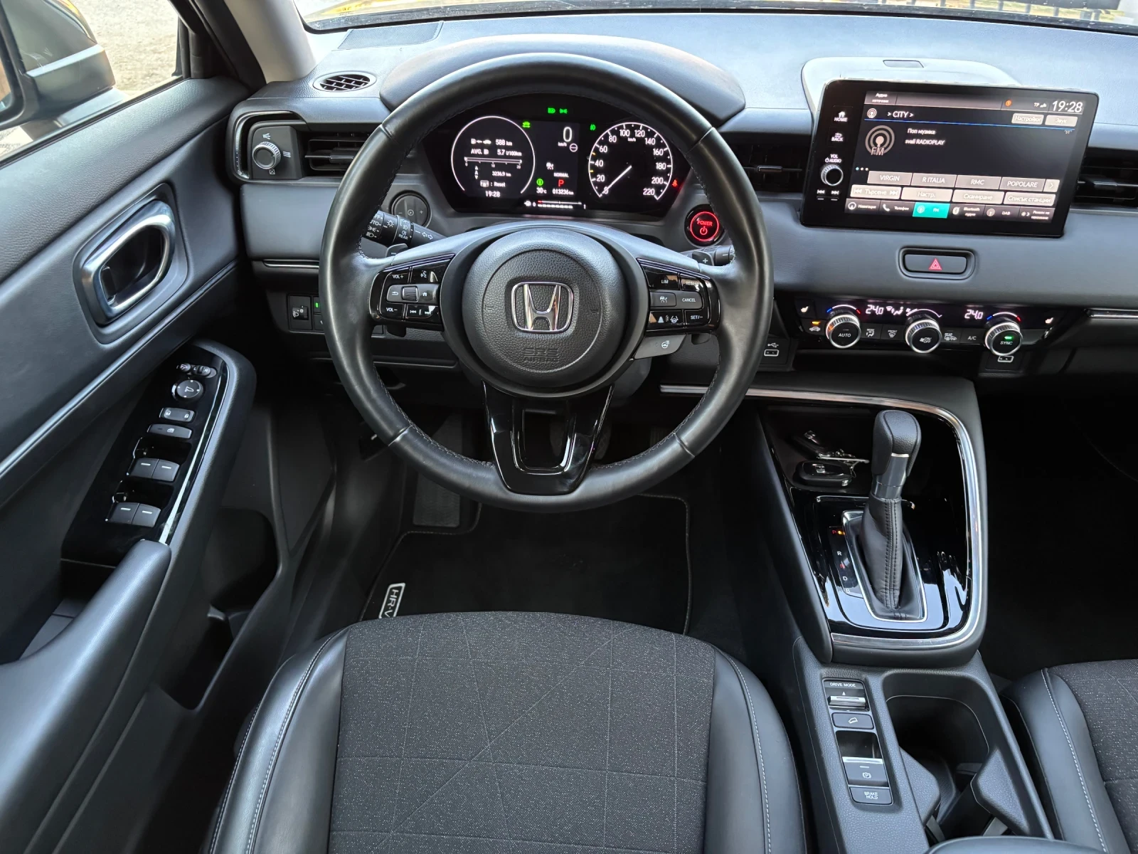 Honda Hr-v 1.5i hybrid 131 kc.advance, снимка 13 - Автомобили и джипове - 55957866