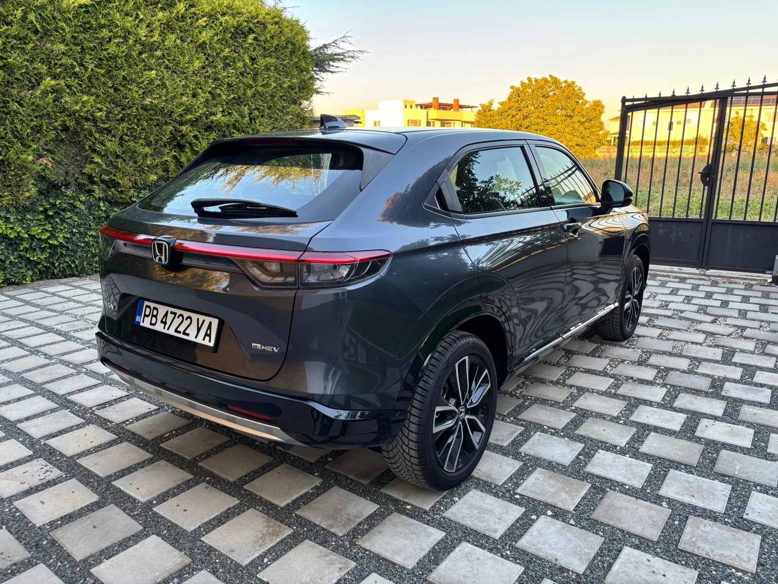 Honda Hr-v 1.5i hybrid 131 kc.advance, снимка 4 - Автомобили и джипове - 55957866