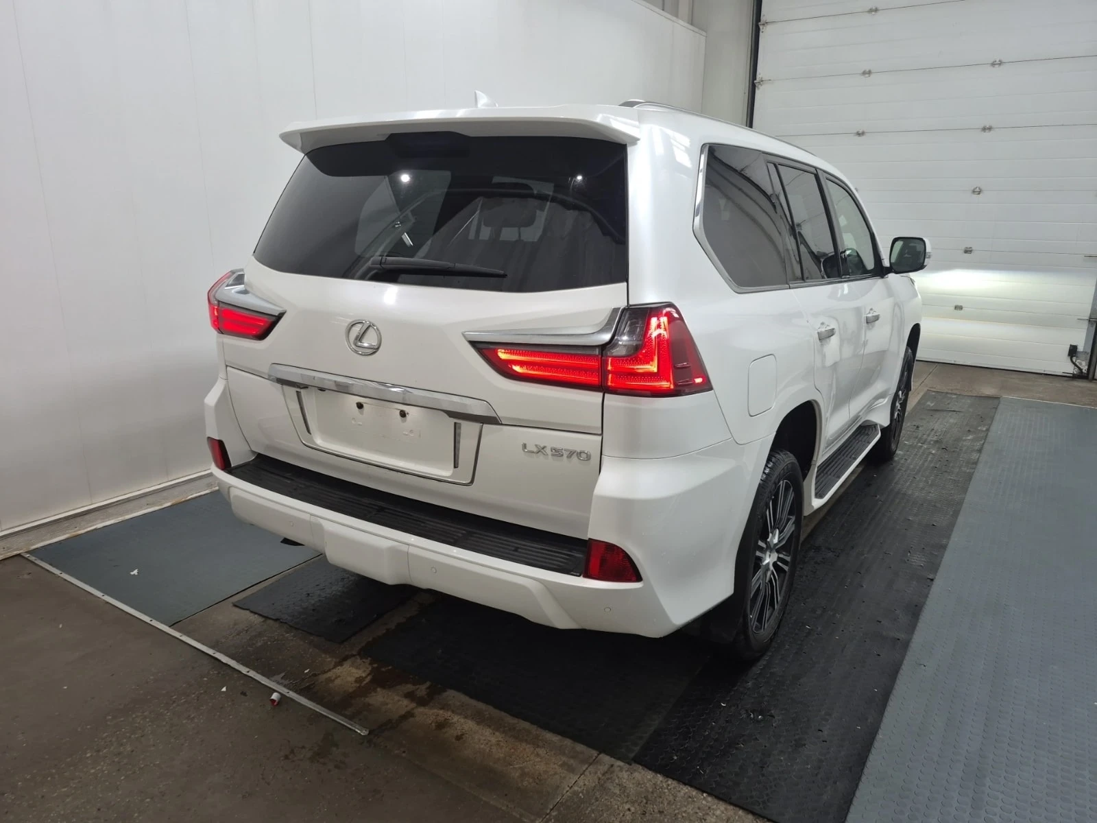 Lexus LX 5.7L  EXECUTIVE / CARFAX / 2 ����� / ���������  | Mobile.bg � ����������� 3