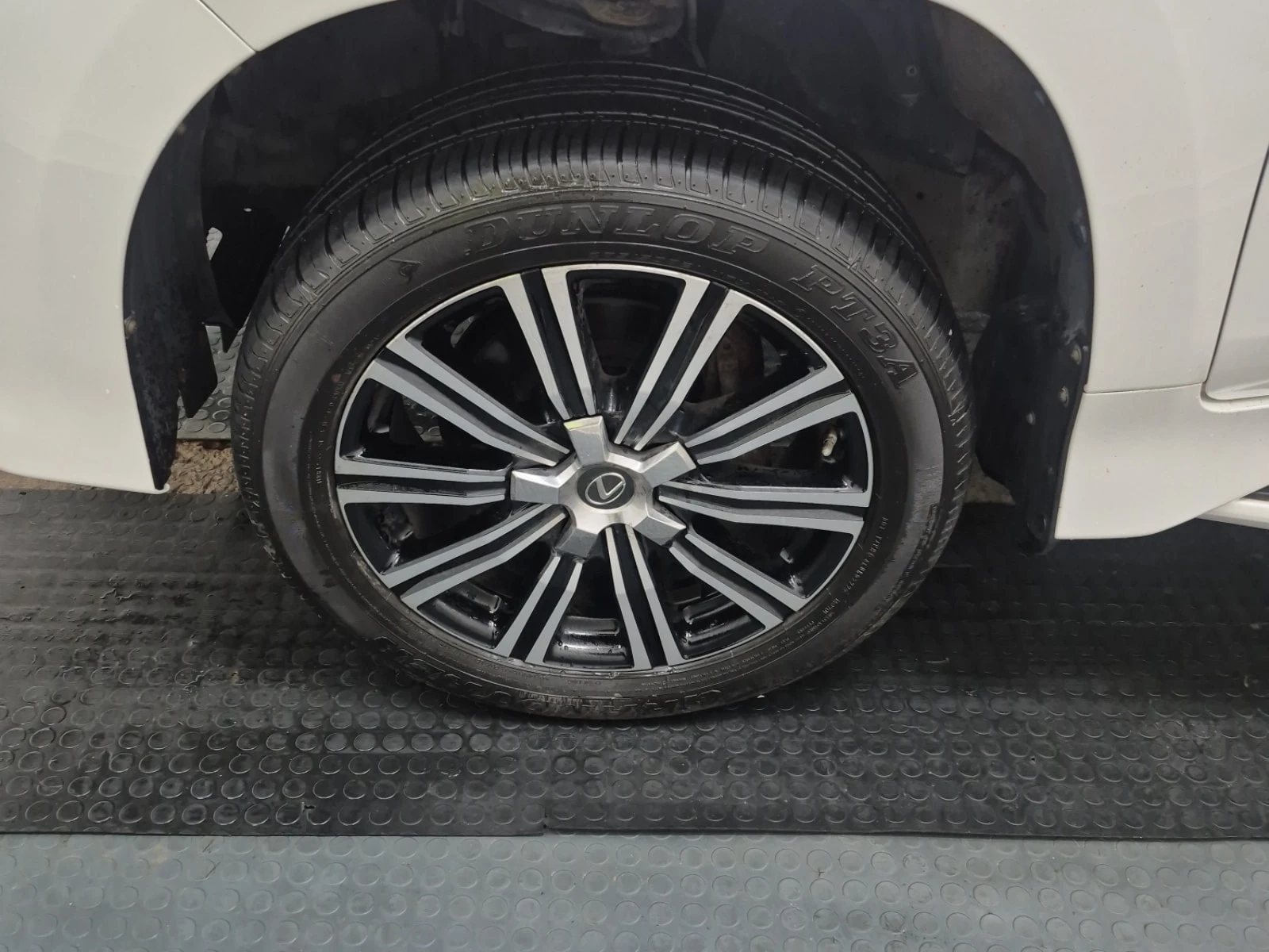 Lexus LX 5.7L  EXECUTIVE / CARFAX / 2 ����� / ���������  | Mobile.bg � ����������� 6