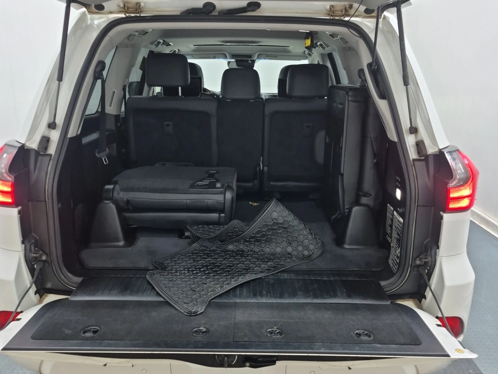 Lexus LX 5.7L  EXECUTIVE / CARFAX / 2 ����� / ���������  | Mobile.bg � ����������� 15