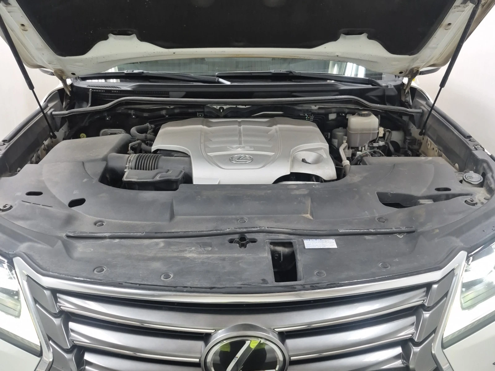 Lexus LX 5.7L  EXECUTIVE / CARFAX / 2 ����� / ���������  | Mobile.bg � ����������� 16