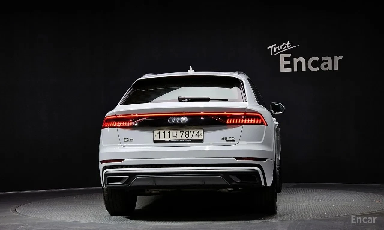 Audi Q8 / 45 TDI / ОБДУХВАНЕ / ХЕД-ЪП / ПАНОРАМА / 360, снимка 4 - Автомобили и джипове - 56099166