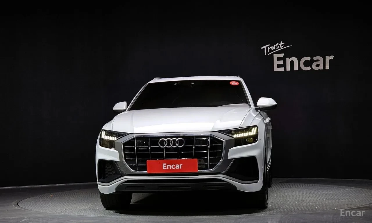 Audi Q8 / 45 TDI / ОБДУХВАНЕ / ХЕД-ЪП / ПАНОРАМА / 360, снимка 3 - Автомобили и джипове - 56099166