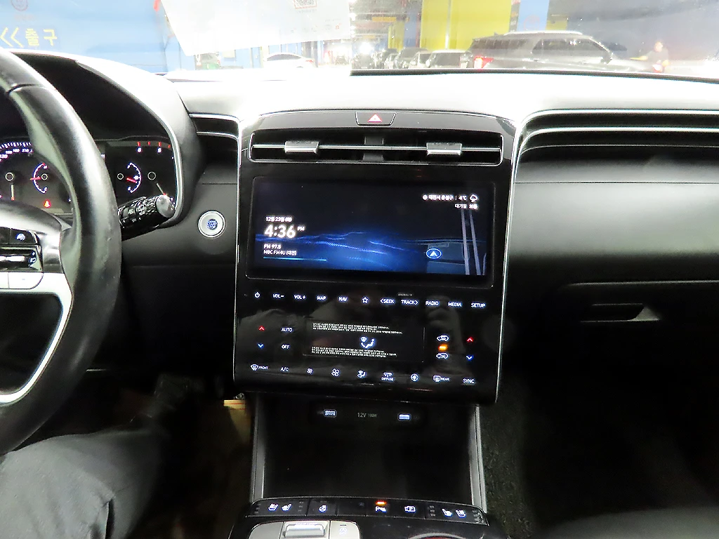 Hyundai Tucson Diesel 2.0 2WD autogeorge.com, снимка 15 - Автомобили и джипове - 56137209