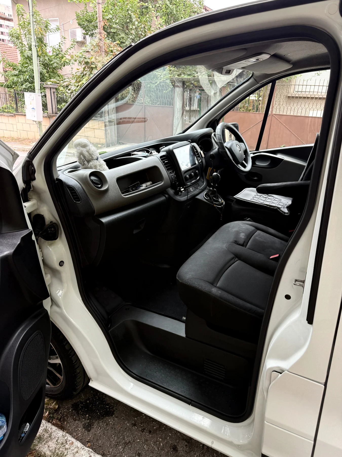 Renault Trafic, снимка 11 - Бусове и автобуси - 56233924
