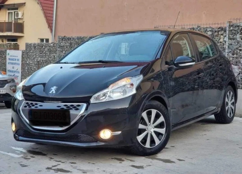 Peugeot 208 1.4 дизел два броя , снимка 1 - Автомобили и джипове - 42262225