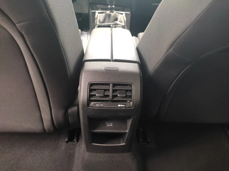 Opel Astra 1.2 Business Edition 130hp, снимка 7 - Автомобили и джипове - 51354735