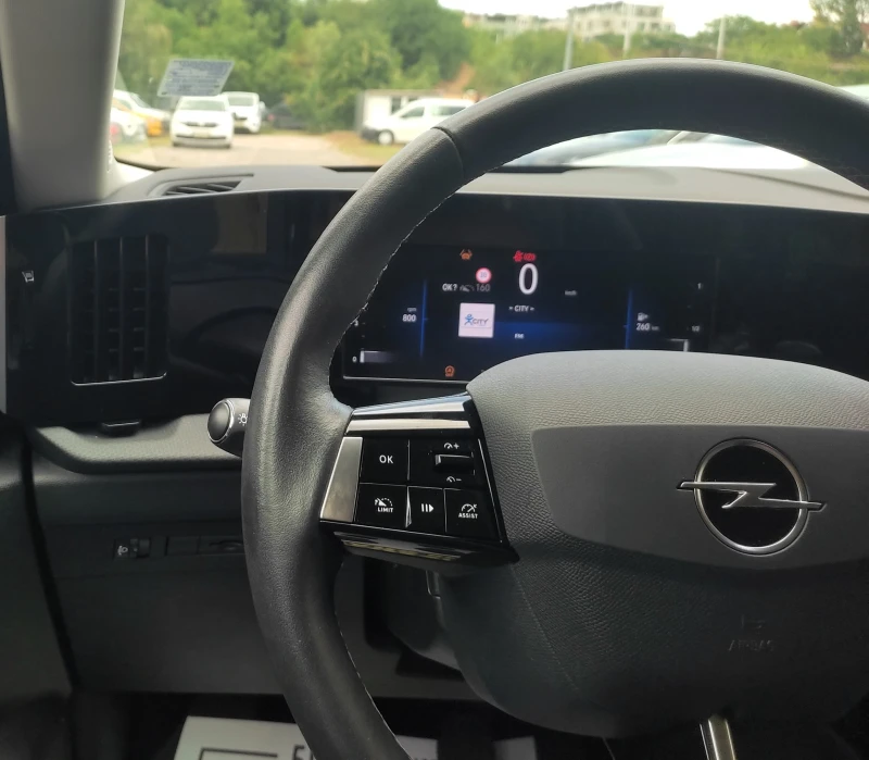 Opel Astra 1.2 Business Edition 130hp, снимка 11 - Автомобили и джипове - 51354735